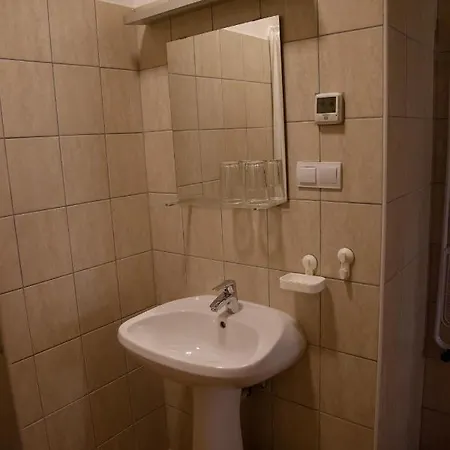 Konukevi Toeroek Vendeghaz 3*